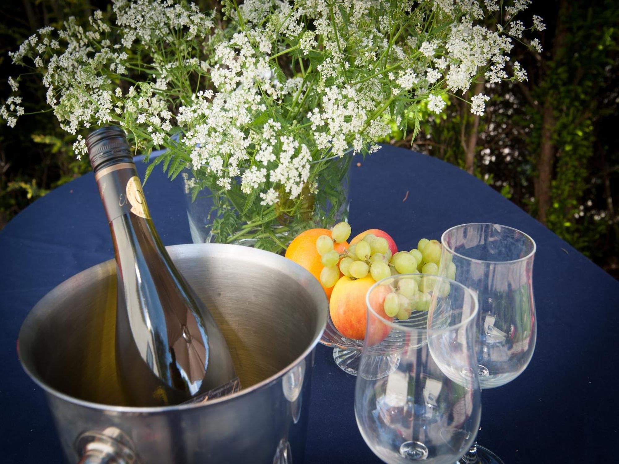 Pleasing Holiday Home In Schoorl With Patio 외부 사진